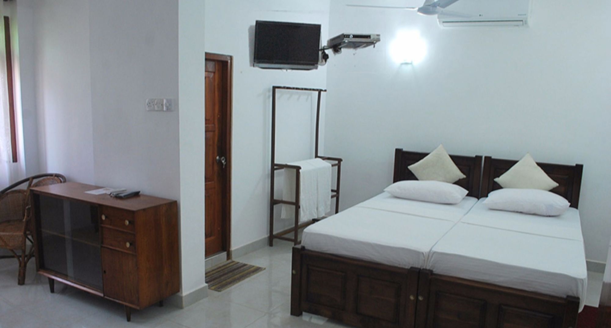 Vista Rooms Near Hikkaduwa Beach 3 Экстерьер фото